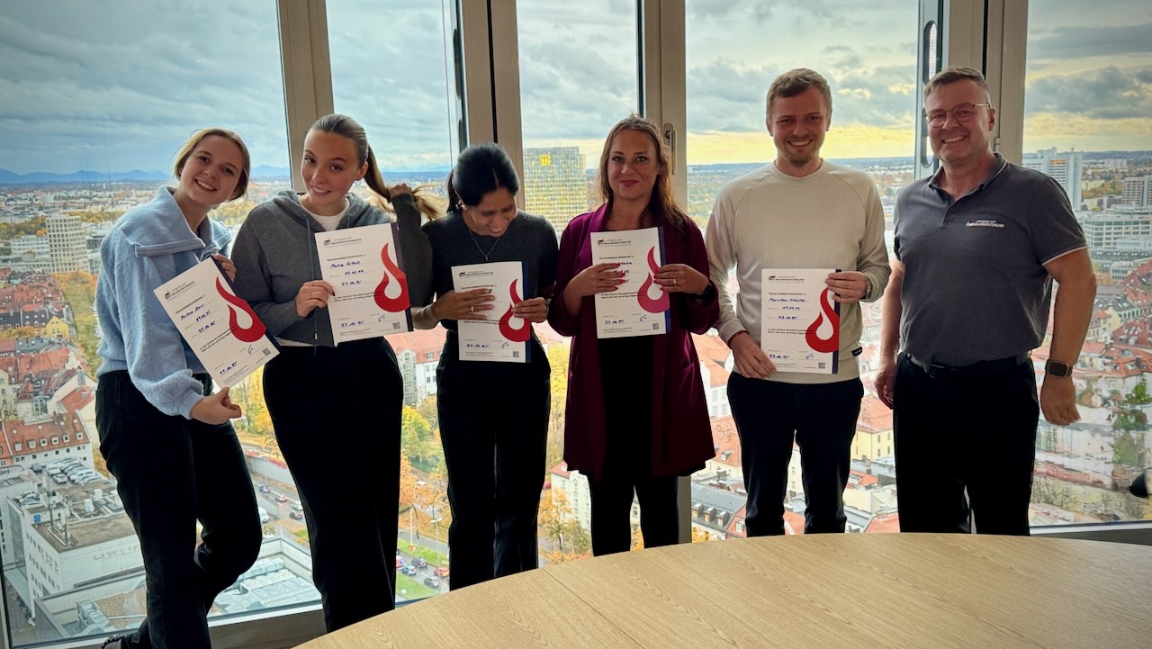 Brandschutzhelfer, Brandschutzhelferinnen und Dozent