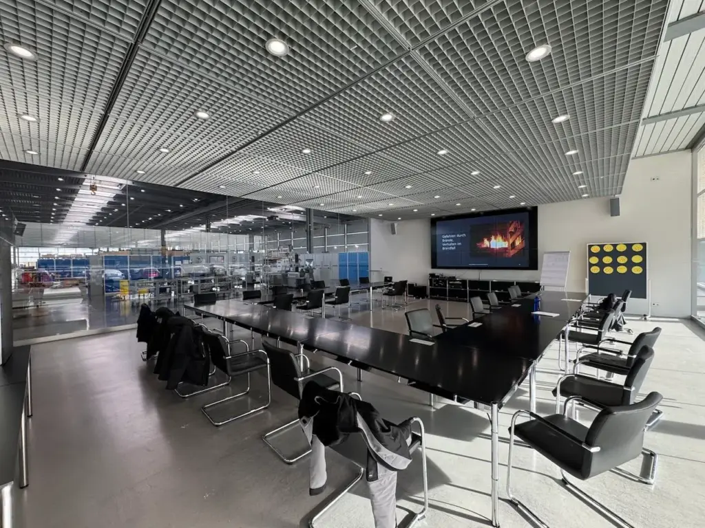 Schulungsraum während der Theorie einer Brandschutzhelfer Schulung in Baden-Württemberg