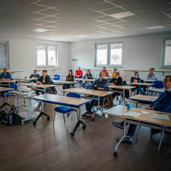 Besprechungsraum für den theoretischen Teil eines Brandschutzhelfer-Kurses im Betrieb