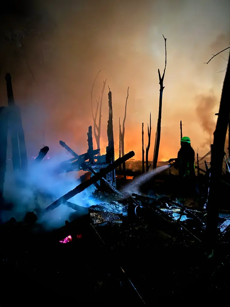 Zeitpunkt nach der ersten Eingriffsmöglichkeit für Brandschutzhelfer bei einem ausgedehnten Gebäudebrand