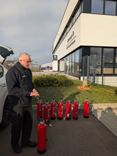 Brandinspektor Heiko Schmidt bei der Brandschutzhelfer-Schulung in Bayern